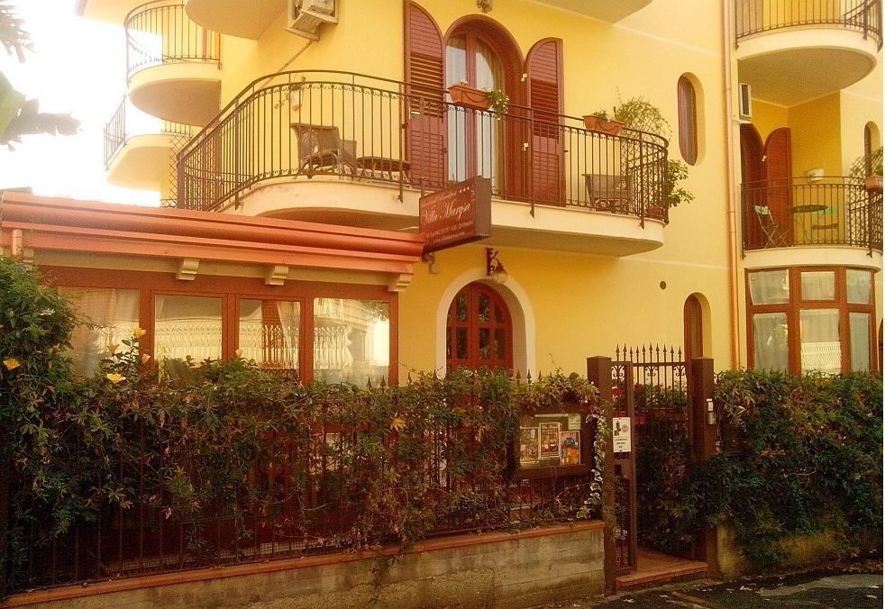 Villa Marysa Studio Apartment Giardini-Naxos Buitenkant foto