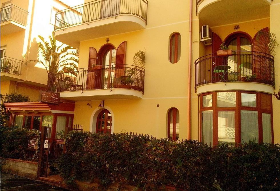 Villa Marysa Studio Apartment Giardini-Naxos Buitenkant foto