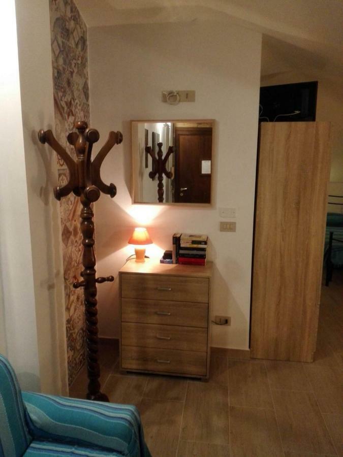 Villa Marysa Studio Apartment Giardini-Naxos Buitenkant foto