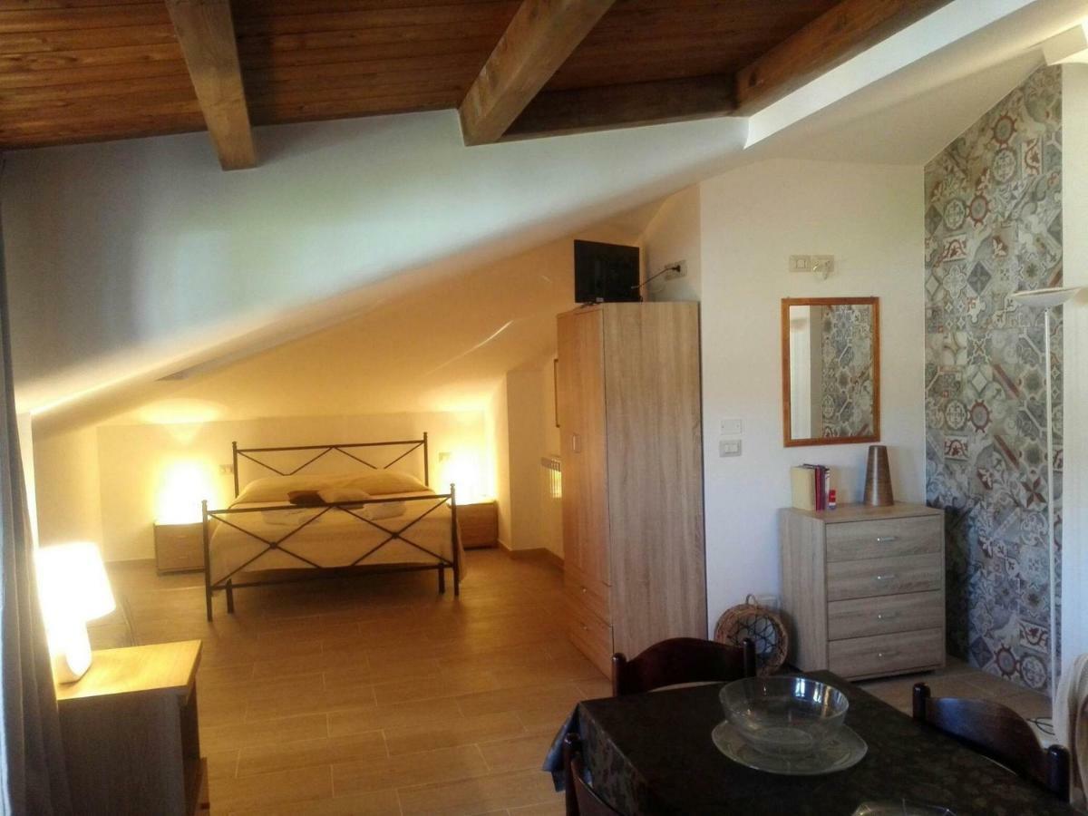 Villa Marysa Studio Apartment Giardini-Naxos Buitenkant foto