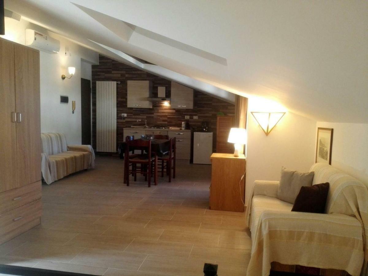 Villa Marysa Studio Apartment Giardini-Naxos Buitenkant foto