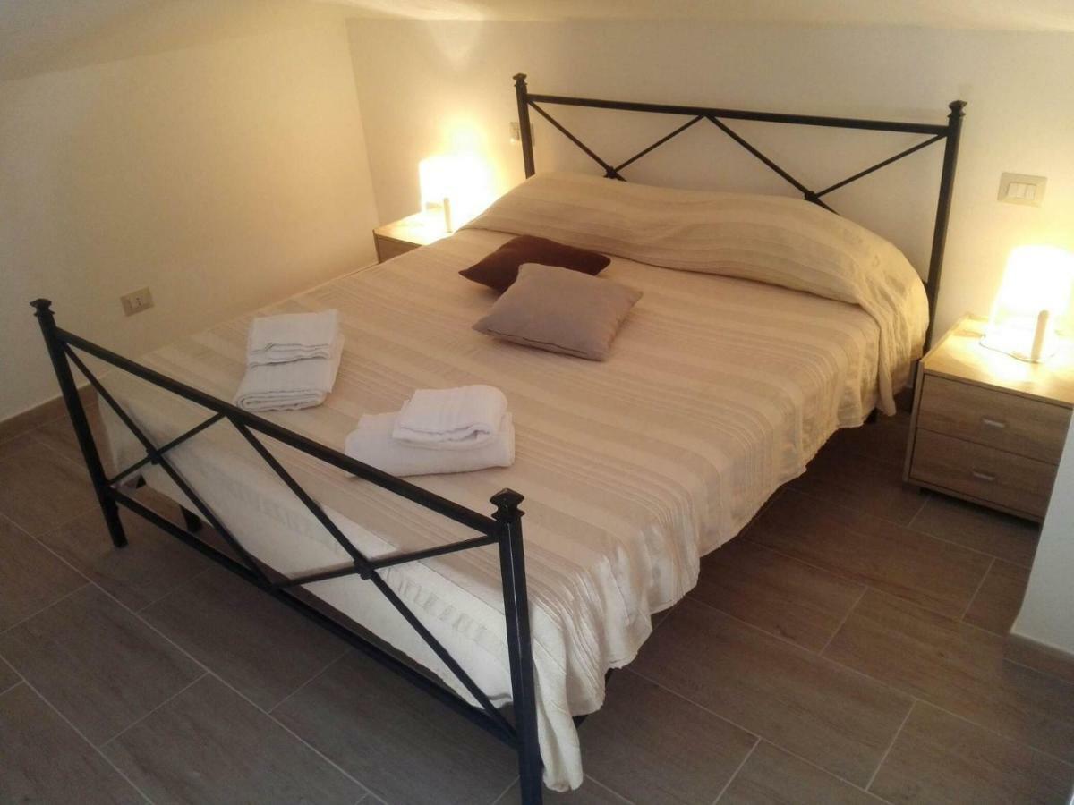 Villa Marysa Studio Apartment Giardini-Naxos Buitenkant foto